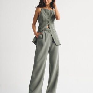 Like New - Curve Love Sloane Pant in Olive 🫒